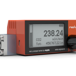 Battery powered digital mass flow meter red-y compact series with vacuum fittings